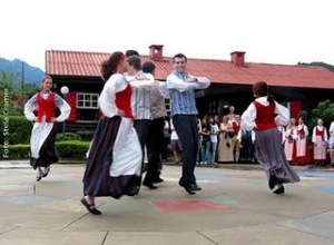 Foto do Grupo de Danças Finlandesas de Penedo - Itatiaia